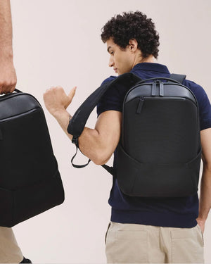 Elevate Your Travel Experience with the Apex 3.0 22L Premium Ergonomic Water-Resistant Laptop Backpack in Sleek Black